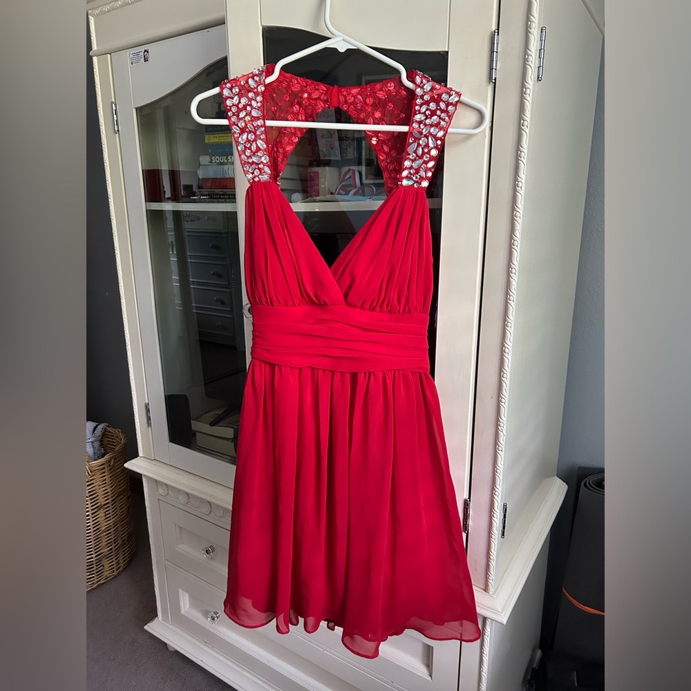Beautiful dress!
